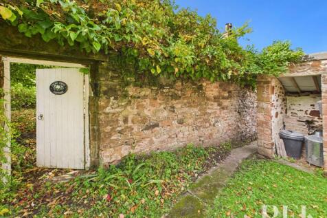 Rear Garden access and Outhouse