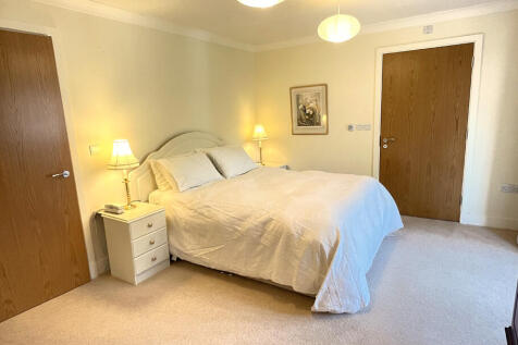 Bedroom Tw