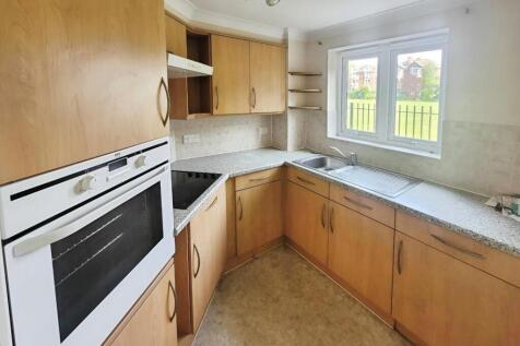 Garden House Court - Kitchen.jpg