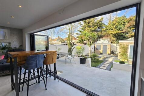 Bi-Fold Garden