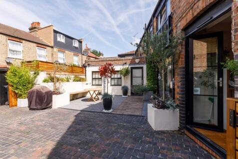 Properties For Sale in North Finchley - Flats & Houses For Sale in