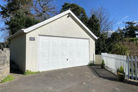 Garage.jpeg