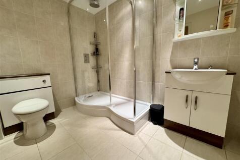 En-Suite Shower Room/WC