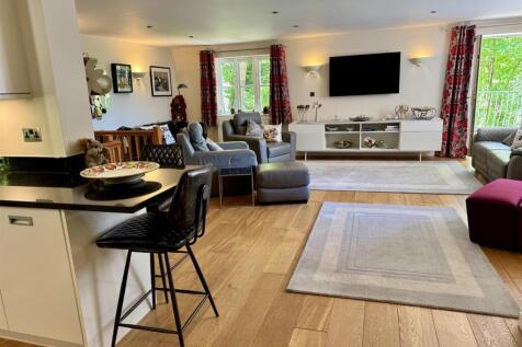 Open Plan Lounge/Dining Area