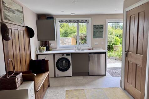 Garage/Utility Room - Garej/Ystafell Gyfleustodau