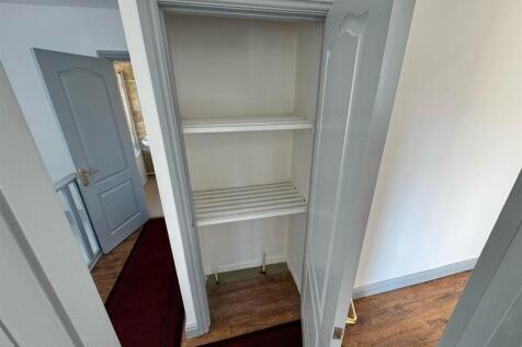 LANDING STORE CUPBOARD