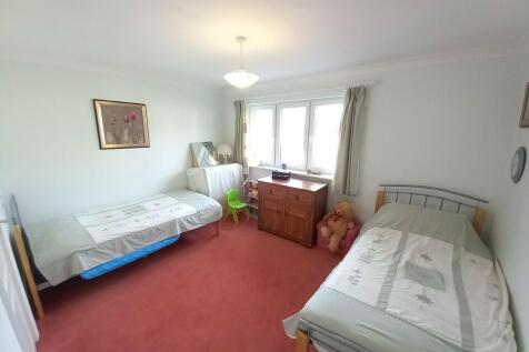 FRONT BEDROOM 2