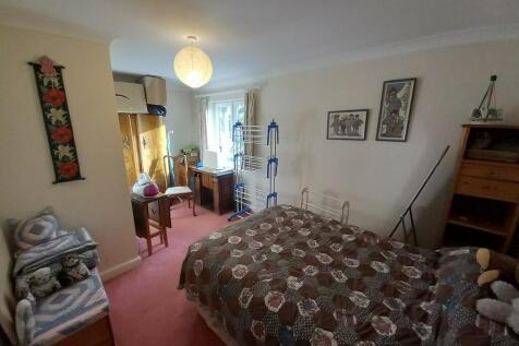 REAR BEDROOM 3