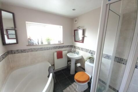 Bath/Shower Room