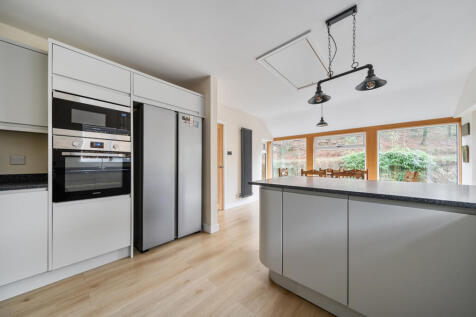 1384492-10-693c16...