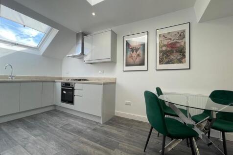 44b Kitchen Dining.jpg