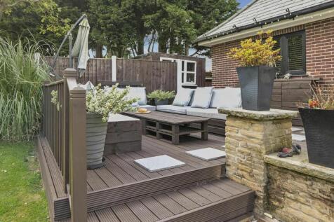 Outdoor living, ideal for Alfresco Dining