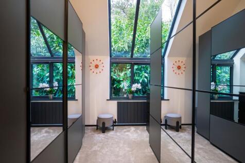 Bedroom 4/ dressing room