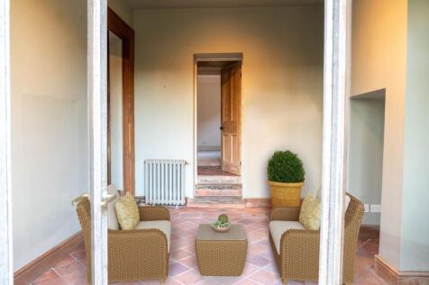 Garden room with a view