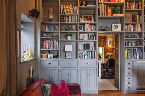 Reception 2 - Unique fitted wall shelving