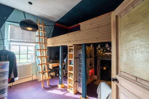 Bedroom 2 with fitted bedframe