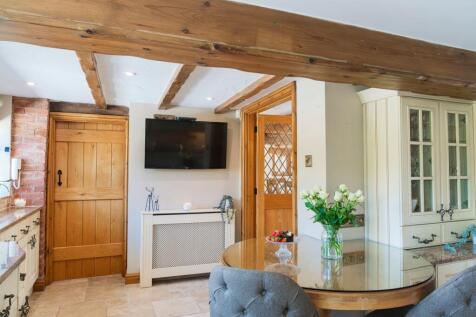 Traditional Country Kitchen