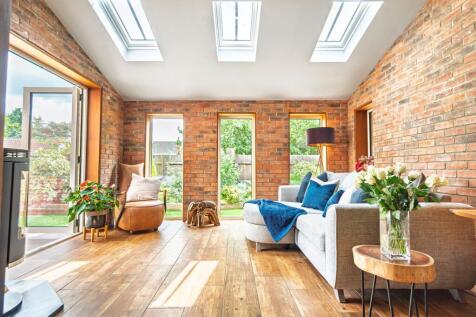 Snug with patio doors and 3 picture frame windows