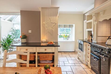 Farmhouse Kitchen attched to Garden Room