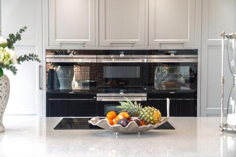 High spec appliances throughout