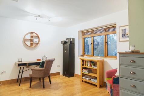 Dressing Room to master suite