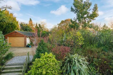 Double garage + workshop