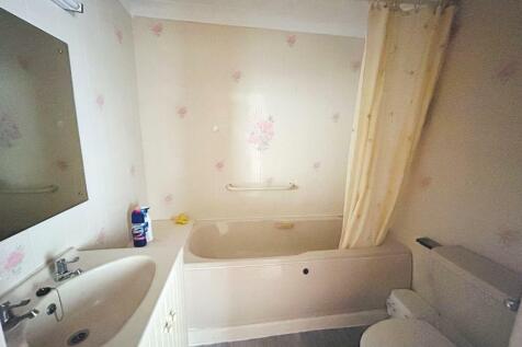 Bathroom.JPEG