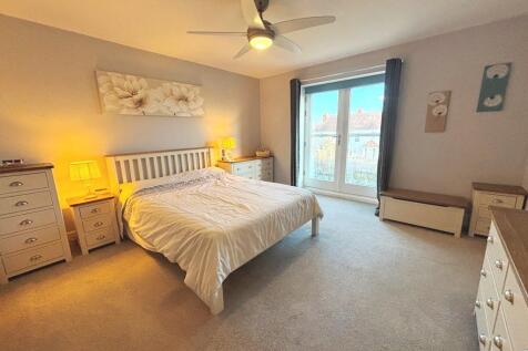 Master Bedroom.JPG