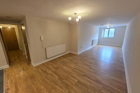 Higher Hillgate livi