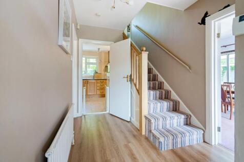 Entrance Hall / Stairs