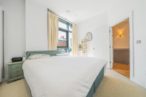 1294729-24-682749...