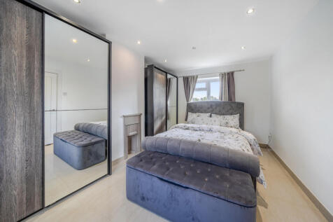 1364100-7-68e7c37...