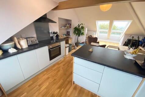 Kitchen living area.jpg