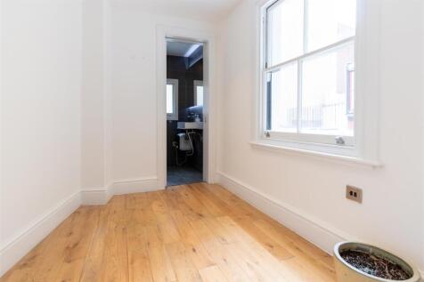 Storeroom - Wc (1 of 1).jpg