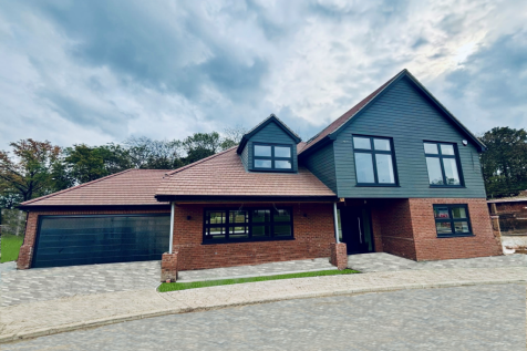 5 bed detached house for sale Dagwood Lane, Brent