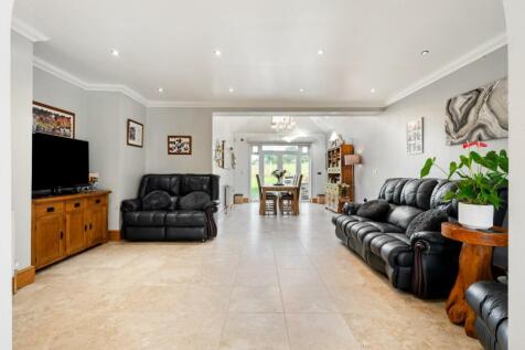 79946_23 Kings Road Bramhope (10).jpg