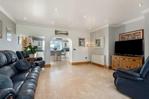 79946_23 Kings Road Bramhope (11).jpg