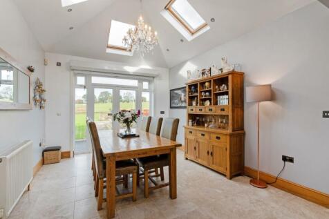 79946_23 Kings Road Bramhope (12).jpg