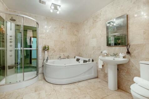 79946_23 Kings Road Bramhope (25).jpg