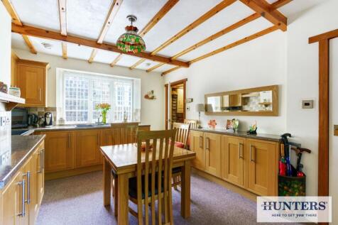 93787_39 Gill Lane Yeadon (15) - Copy_low.jpg