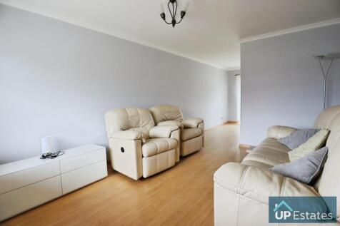 LOUNGE TO DINING AREA
