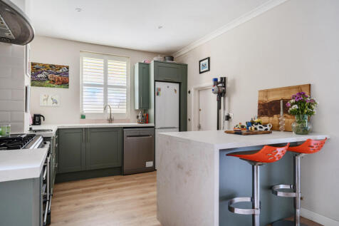 1305552-12-684895...