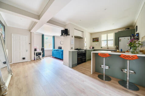 1305552-17-684895...