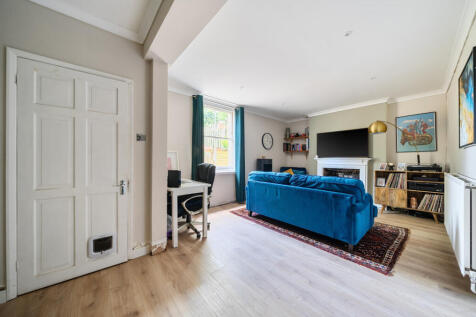 1305552-11-684895...