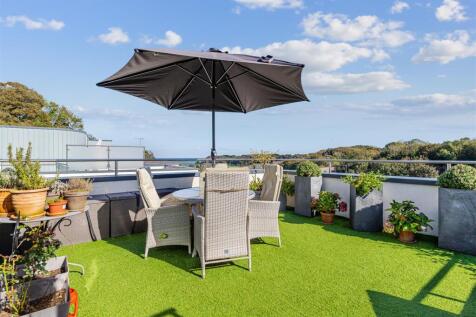 A12 - Broadsands, Flat 4 - 250922.jpg