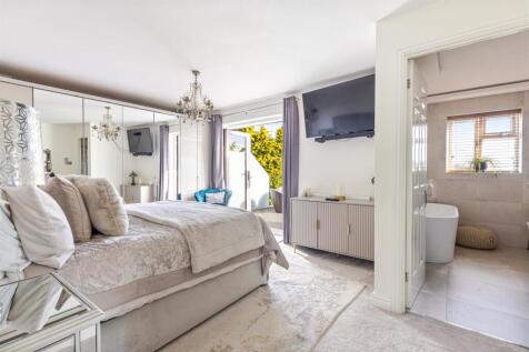 A15 - 32, Higher Lincombe Road Torquay - 251009.jp