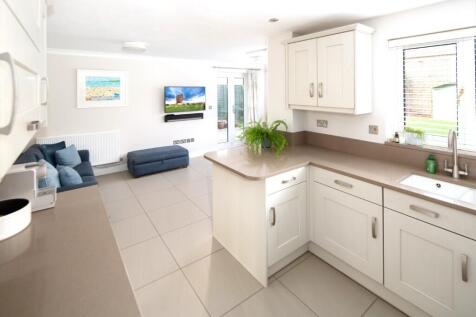 Kitchen-Family-Diner