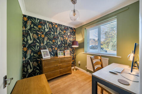 137348566904f995e5812