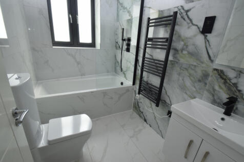 1 bedroom Second Floor Apartment in the Vibrant H