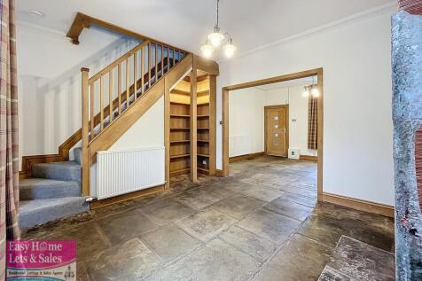 Open plan with st...
